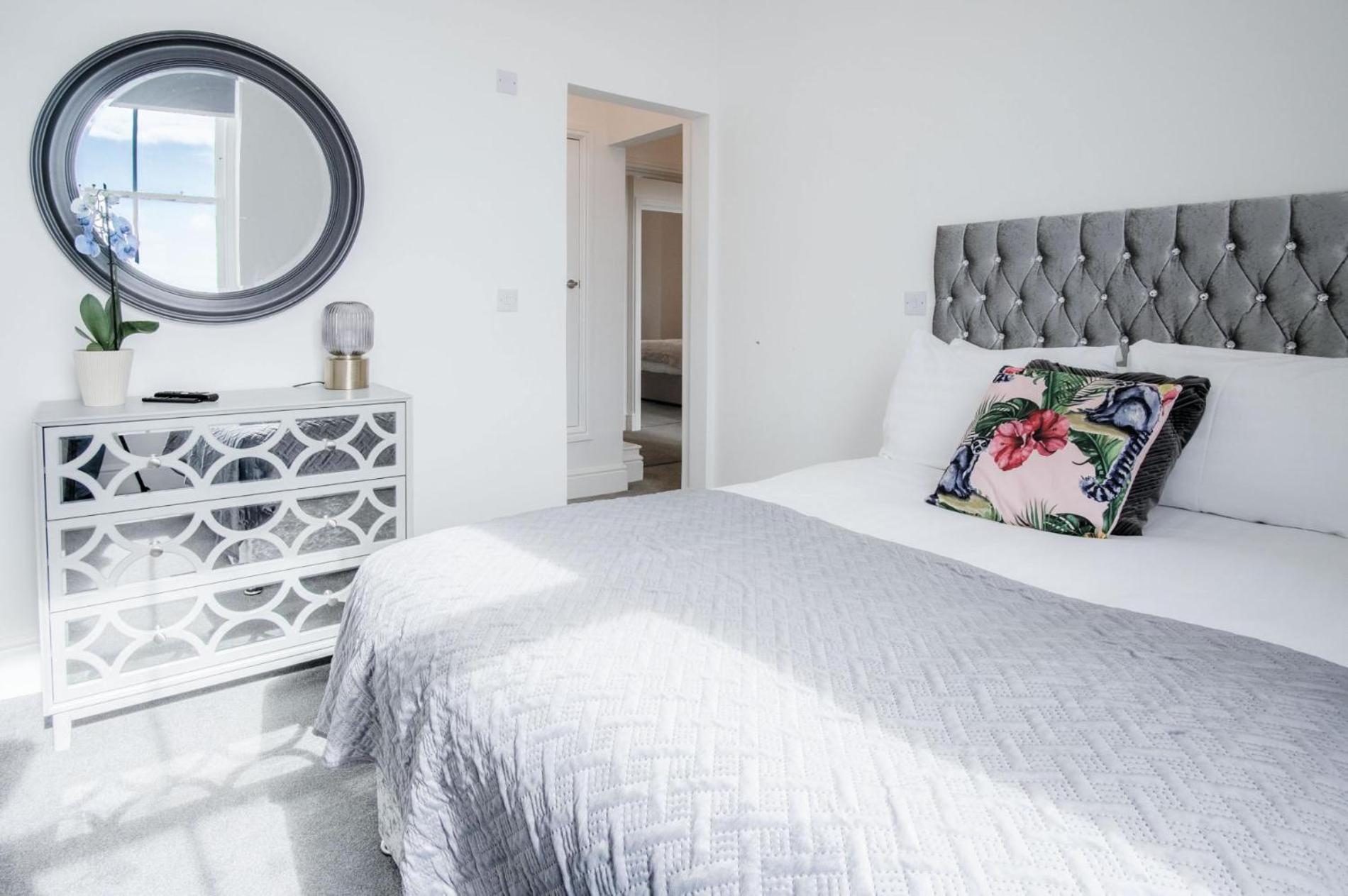 Apartment St Catherines View - 2 Bedroom - Panorama - *