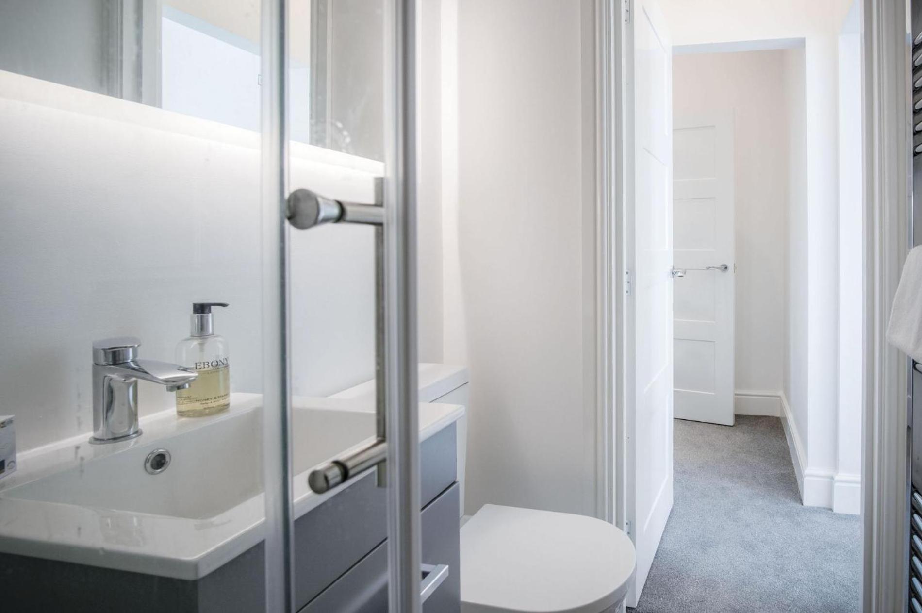 St Catherines View - 2 Bedroom - Panorama - *